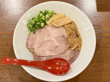豚と太麺の油そば