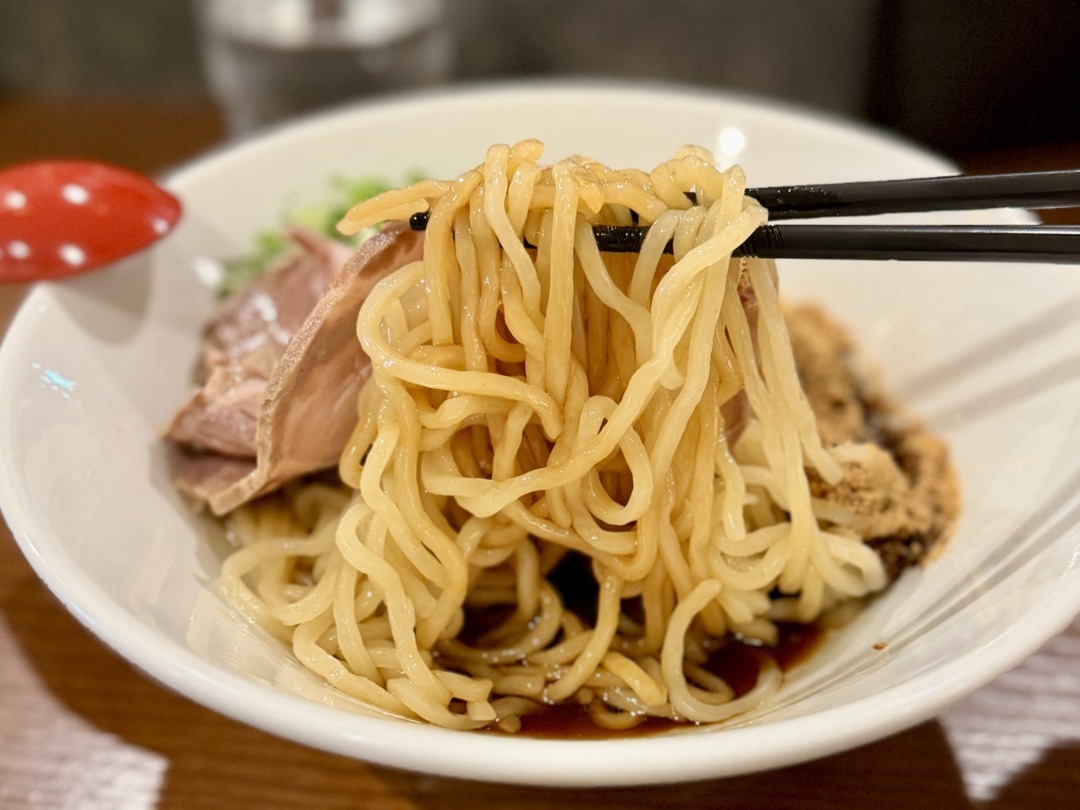 豚と太麺の油そば