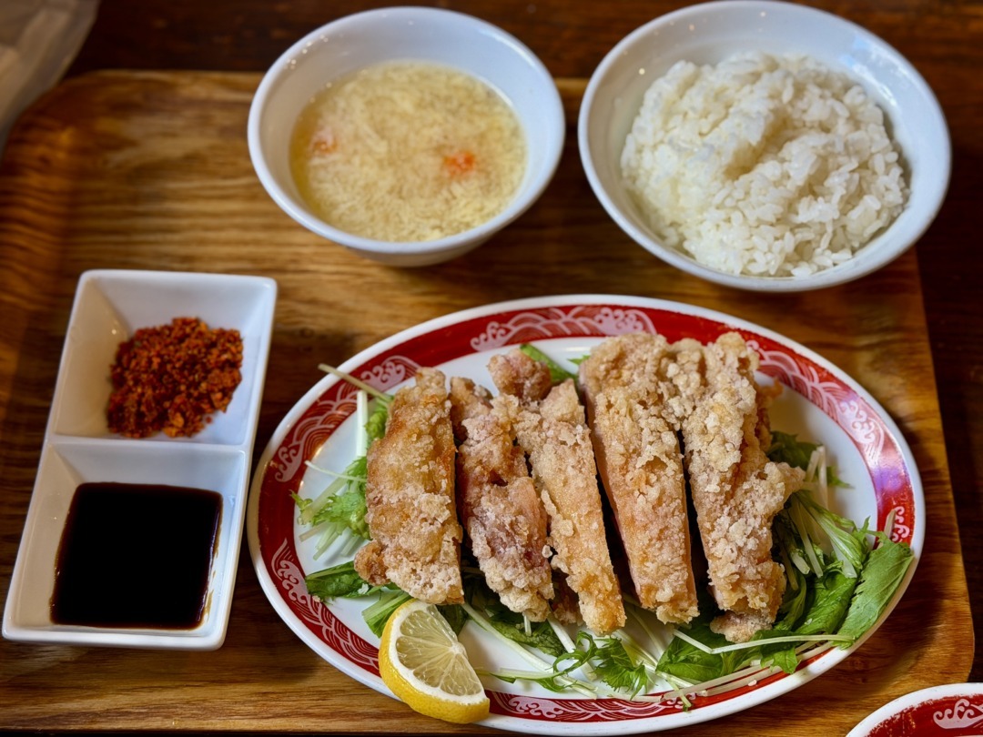 杏仁荘　大鶏排定食